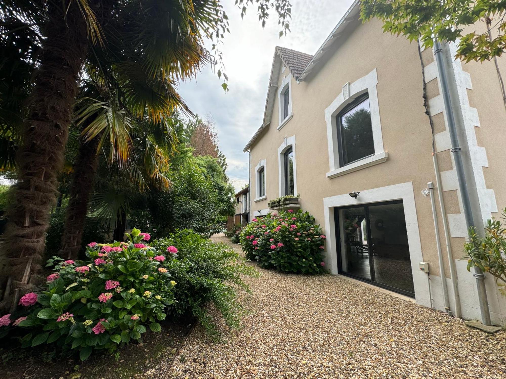 Demeure De Charme Vue Riviere Perigueux Piscine Parking Bed and Breakfast Eksteriør billede